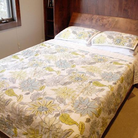 Pinecreek #E - 3 Bedroom - Pool And Hot Tub Access - Close To Town - Shuttle To Slopes Breckenridge Eksteriør billede