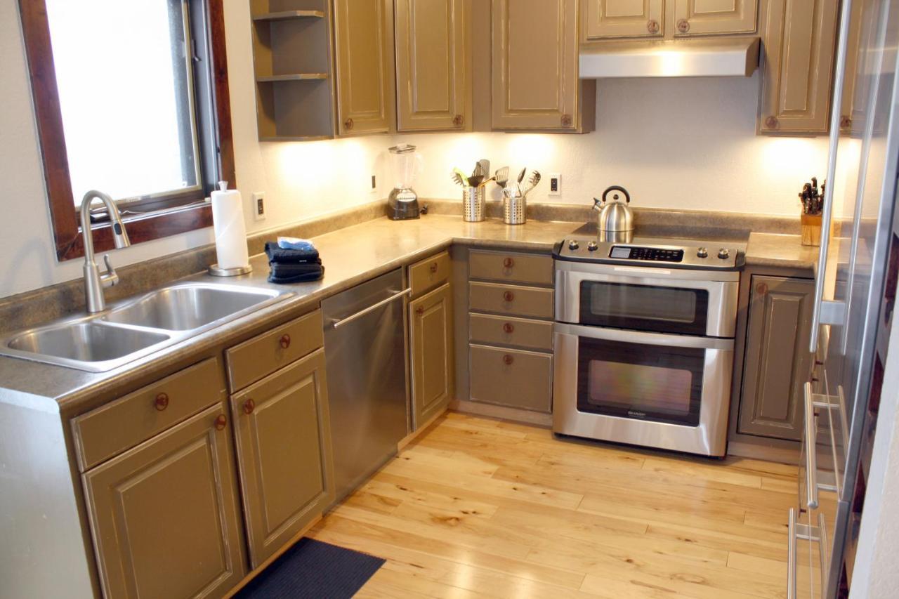 Pinecreek #E - 3 Bedroom - Pool And Hot Tub Access - Close To Town - Shuttle To Slopes Breckenridge Eksteriør billede