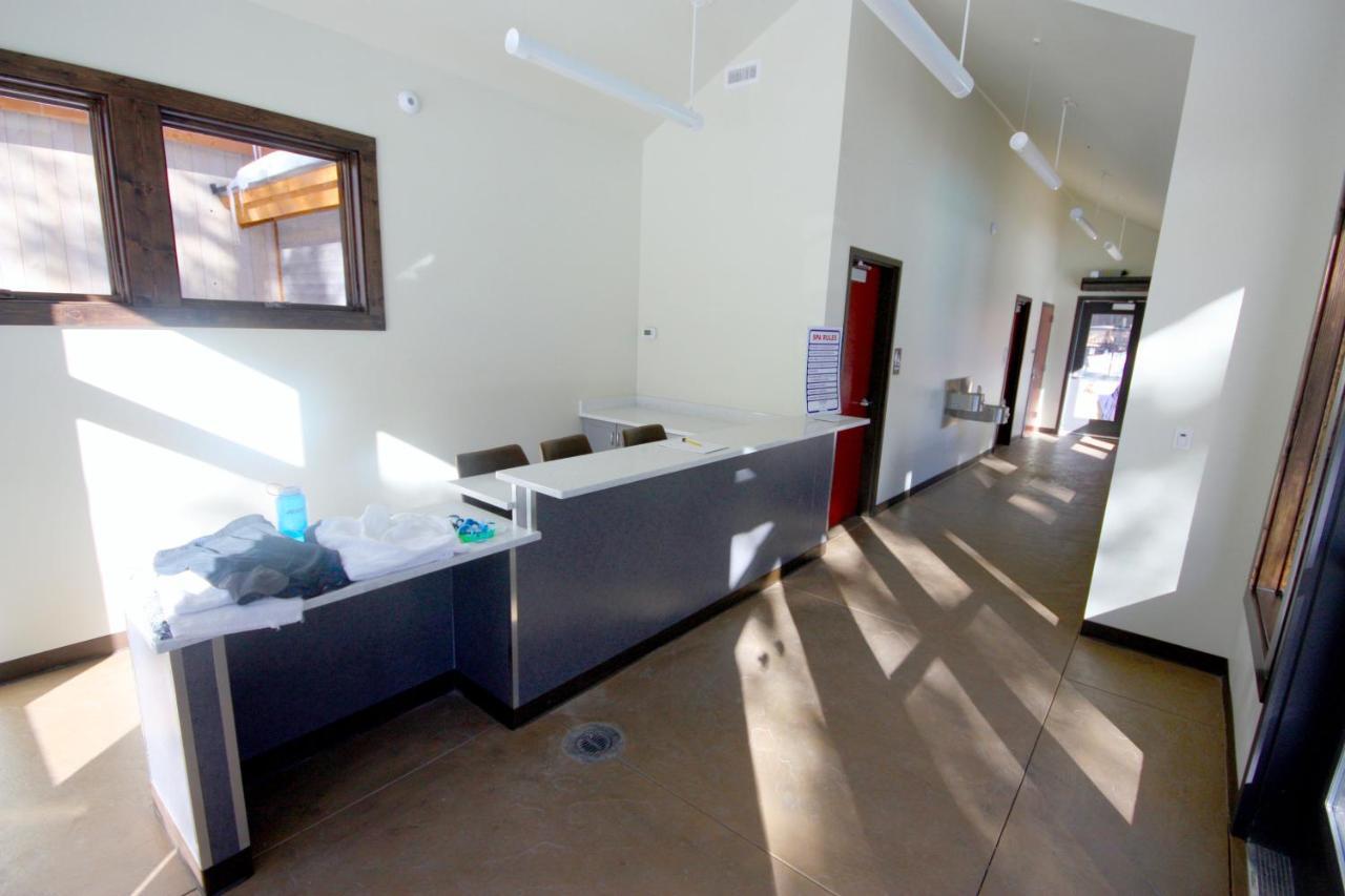 Pinecreek #E - 3 Bedroom - Pool And Hot Tub Access - Close To Town - Shuttle To Slopes Breckenridge Eksteriør billede
